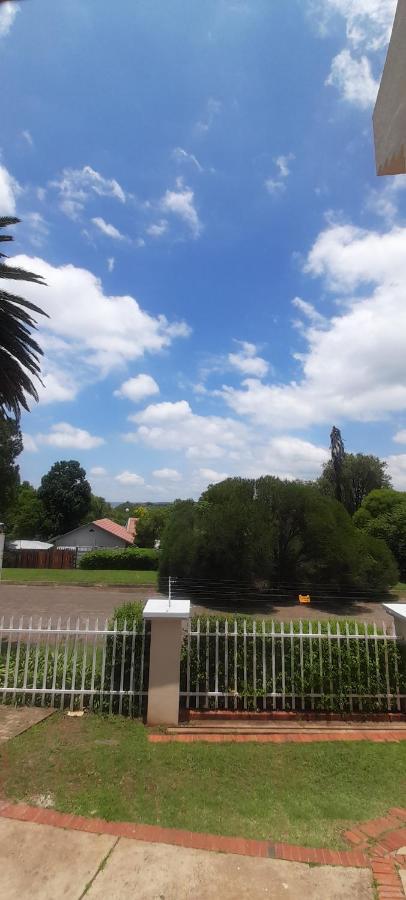 Impala Suite -Entire Unit- 2 Bedroom With 1 Ensuite Bathroom Ladysmith Zewnętrze zdjęcie