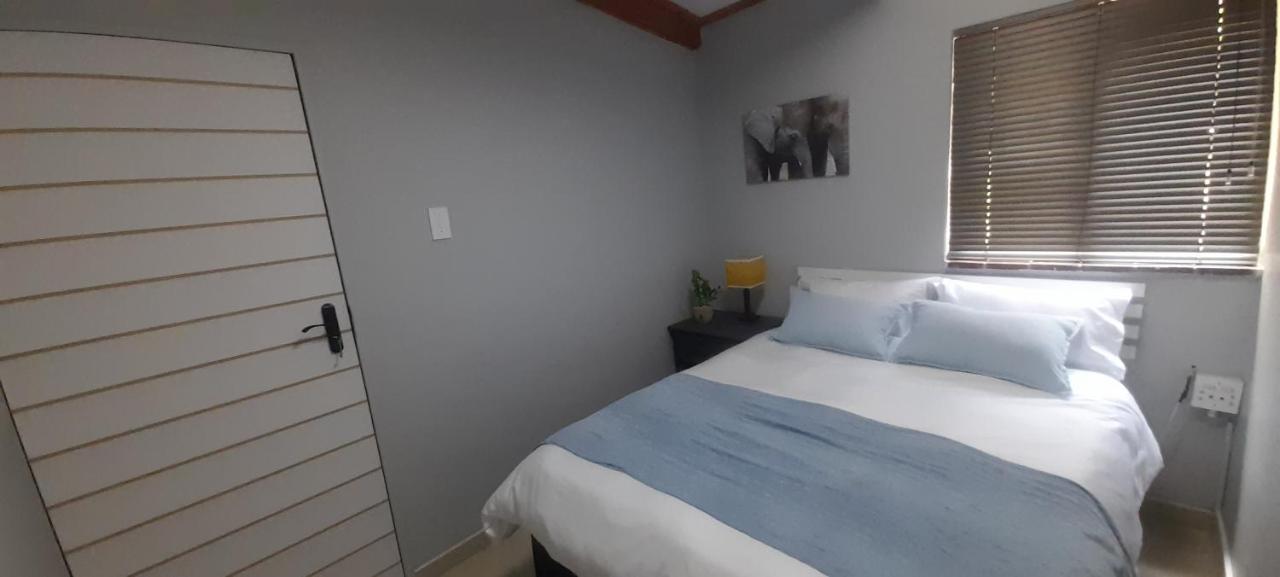 Impala Suite -Entire Unit- 2 Bedroom With 1 Ensuite Bathroom Ladysmith Zewnętrze zdjęcie